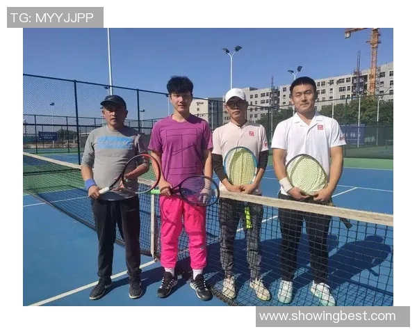 成都网球队在冠军赛中的灵活战术与团队协作表现分析 成都网球队在冠军赛中的灵活战术与团队协作表现分析